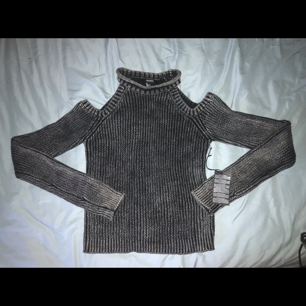Forever21 sweater cutout shoulder crop top sz S